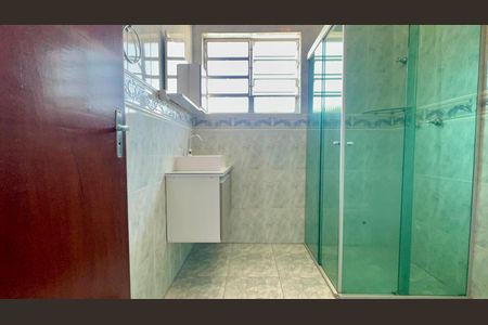 Casa para alugar com 240m², 3 quartos e 2 vagas Casa para alugar com 240m², 3 quartos e 2 vagasBanheiro