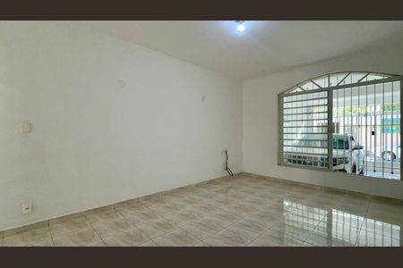 Casa para alugar com 240m², 3 quartos e 2 vagas Casa para alugar com 240m², 3 quartos e 2 vagasSala