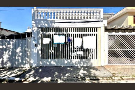 Casa para alugar com 240m², 3 quartos e 2 vagas Casa para alugar com 240m², 3 quartos e 2 vagasFachada