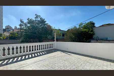 Casa para alugar com 240m², 3 quartos e 2 vagas Casa para alugar com 240m², 3 quartos e 2 vagasTerraço