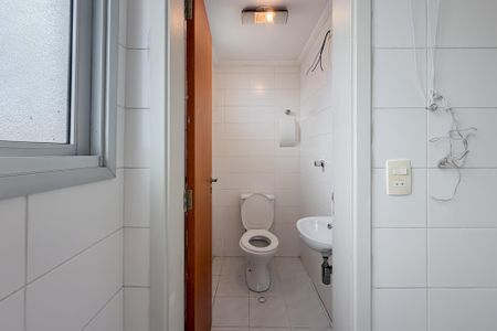 Apartamento para alugar com 82m², 3 quartos e 2 vagasBanheiro de Serviço