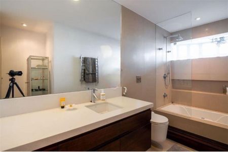 Apartamento para alugar com 210m², 3 quartos e 2 vagas