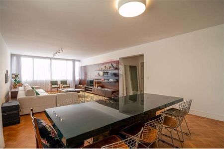 Apartamento para alugar com 3 quartos, 210m² em Cerqueira César, São Paulo