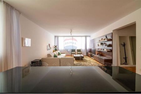 Apartamento para alugar com 3 quartos, 210m² em Cerqueira César, São Paulo