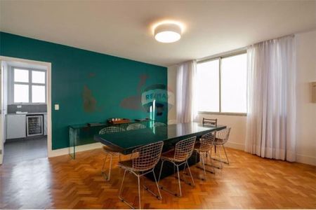 Apartamento para alugar com 3 quartos, 210m² em Cerqueira César, São Paulo