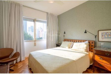 Apartamento para alugar com 3 quartos, 210m² em Cerqueira César, São Paulo