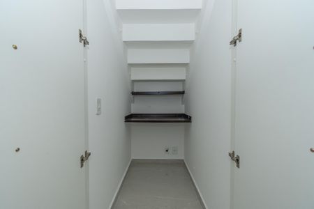 Casa de condomínio para alugar com 68m², 2 quartos e 1 vagaDispensa