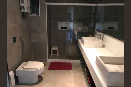 Apartamento à venda com 170m², 3 quartos e 1 vagaBanheiro 1