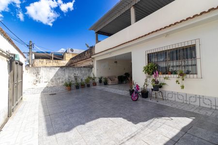 Casa à venda com 330m², 3 quartos e 4 vagasQuintal