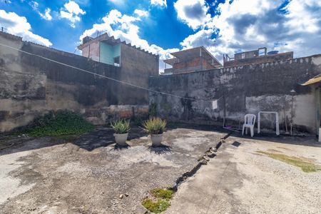 Casa à venda com 330m², 3 quartos e 4 vagasQuintal
