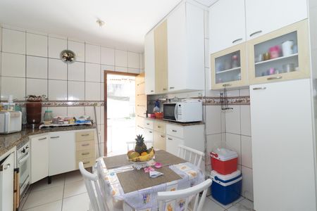 Casa à venda com 330m², 3 quartos e 4 vagasCozinha