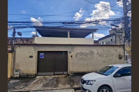 Casa à venda com 330m², 3 quartos e 4 vagasFachada+Plaquinha