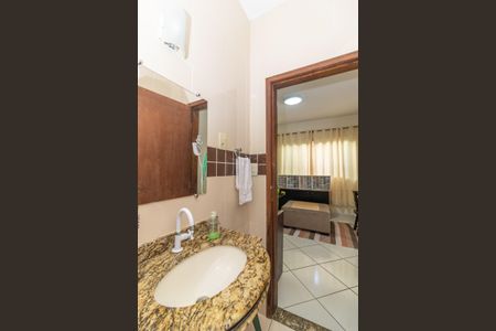 Casa à venda com 330m², 3 quartos e 4 vagasBanheiro