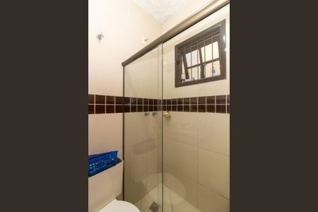 Casa à venda com 330m², 3 quartos e 4 vagasBanheiro da Suíte 2