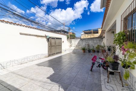 Casa à venda com 330m², 3 quartos e 4 vagasQuintal