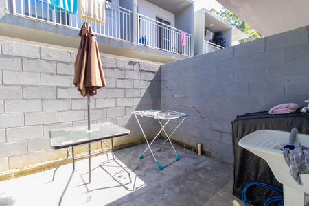 Casa de condomínio para alugar com 60m², 2 quartos e 1 vaga Casa de condomínio para alugar com 60m², 2 quartos e 1 vagaQuintal dos fundos