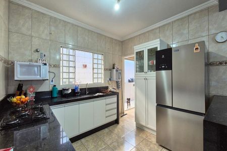 Casa à venda com 110m², 4 quartos e 2 vagasCozinha 