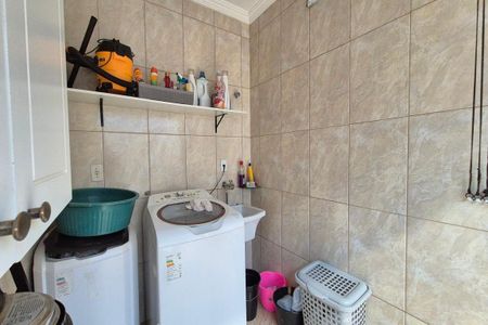 Casa à venda com 110m², 4 quartos e 2 vagasÁrea de Serviço