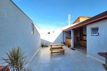 Casa à venda com 110m², 4 quartos e 2 vagasQuintal 
