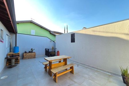 Casa à venda com 110m², 4 quartos e 2 vagasQuintal 