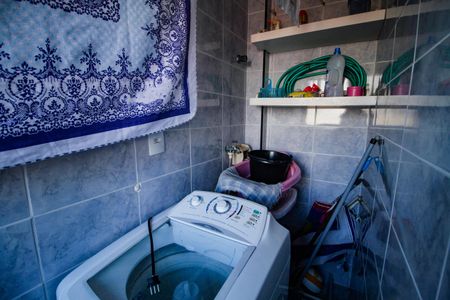 Área de Serviço de apartamento para alugar com 2 quartos, 58m² em Vila Tupi, Praia Grande