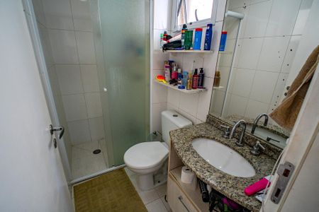 Apartamento à venda com 74m², 2 quartos e 2 vagasBanheiro da Suíte