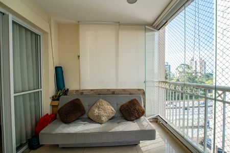 Apartamento à venda com 74m², 2 quartos e 2 vagasVaranda