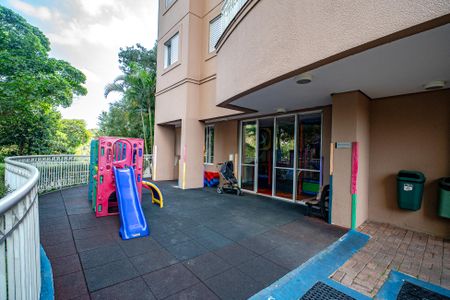 Apartamento à venda com 74m², 2 quartos e 2 vagasÁrea comum - Playground