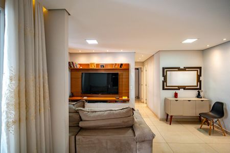 Apartamento à venda com 74m², 2 quartos e 2 vagasSala