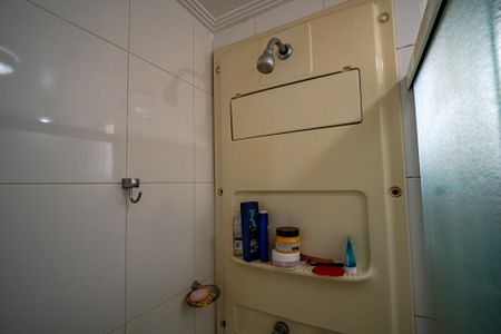Apartamento à venda com 74m², 2 quartos e 2 vagasBanheiro da Suíte