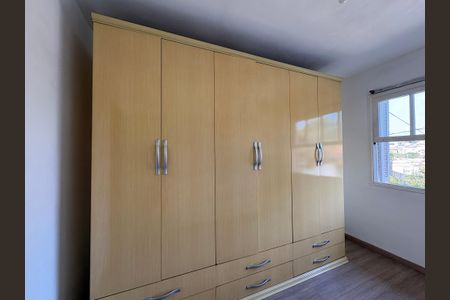 Quarto 1 de casa para alugar com 3 quartos, 80m² em Conjunto Residencial Vista Verde, São Paulo