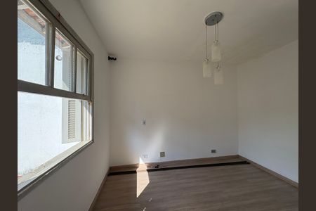 Casa para alugar com 80m², 3 quartos e 2 vagasSuíte 