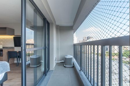 Varanda de kitnet/studio à venda com 1 quarto, 30m² em Vila Cordeiro, São Paulo