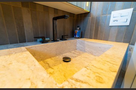 Apartamento à venda com 77m², 2 quartos e 1 vagaBanheiro da Suíte