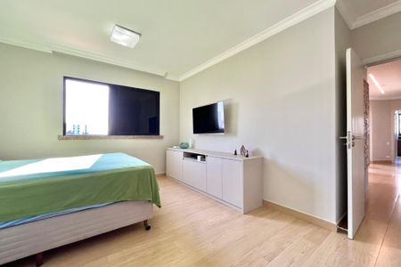 Apartamento à venda com 180m², 3 quartos e 3 vagasSuite