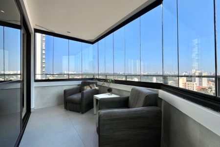 Apartamento à venda com 180m², 3 quartos e 3 vagasVaranda