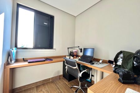 Apartamento à venda com 180m², 3 quartos e 3 vagasEscritório