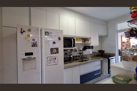 Apartamento à venda com 130m², 3 quartos e 2 vagasCozinha 