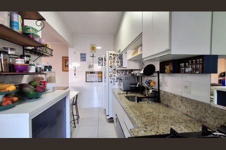 Apartamento à venda com 130m², 3 quartos e 2 vagasCozinha 