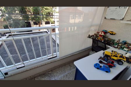 Apartamento à venda com 130m², 3 quartos e 2 vagasVaranda