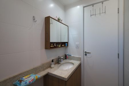 Apartamento à venda com 69m², 3 quartos e 2 vagas Apartamento à venda com 69m², 3 quartos e 2 vagasBanheiro da Suíte