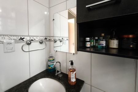 Banheiro de apartamento para alugar com 2 quartos, 54m² em Parque Residencial Vila União, Campinas