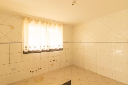 Casa para alugar com 300m², 3 quartos e 2 vagasCozinha 