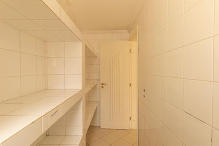 Casa para alugar com 300m², 3 quartos e 2 vagasDispensa