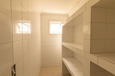 Casa para alugar com 300m², 3 quartos e 2 vagasDispensa