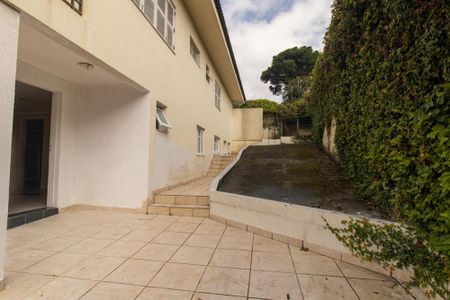 Casa para alugar com 300m², 3 quartos e 2 vagasFachada