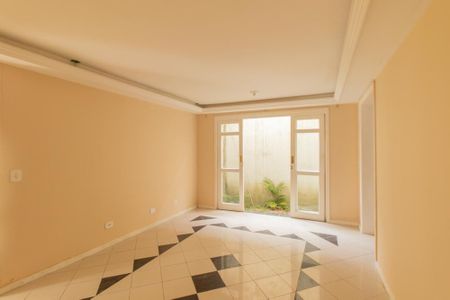 Casa para alugar com 300m², 3 quartos e 2 vagasSala