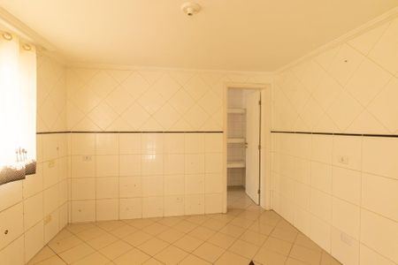 Casa para alugar com 300m², 3 quartos e 2 vagasCozinha 