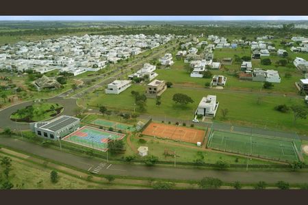 Casa de condomínio para alugar com 220m², 3 quartos e 3 vagasQuadra Esportiva