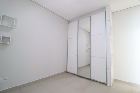 Casa de condomínio para alugar com 220m², 3 quartos e 3 vagasQuarto 3 - Suíte
